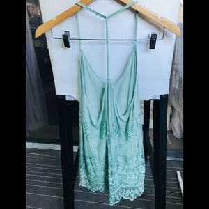 FOREVER 21 HALTER TOP